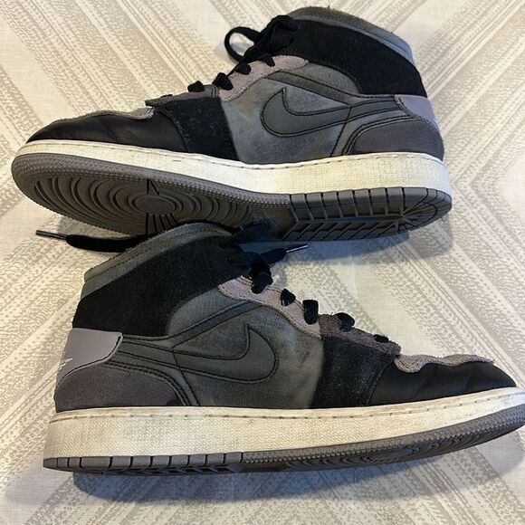 Nike Air Jordan 1 Mid SE Craft Boys Black & Grey High Top Sneakers - Size 6 - Picture 4 of 9
